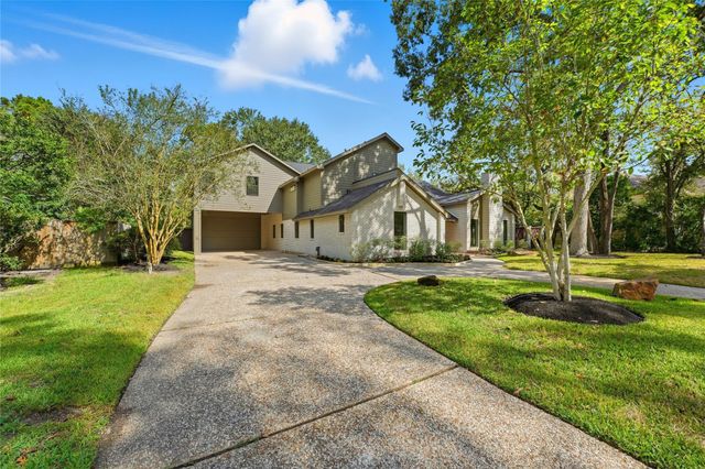 4907 Pine Garden Drive E, Kingwood, TX 77345