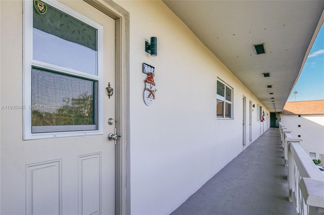 3501 NW 47th Ave 604, Lauderdale Lakes, FL 33319