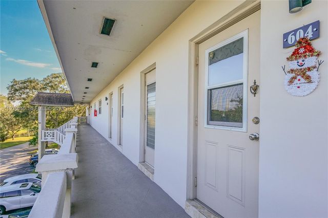 3501 NW 47th Ave 604, Lauderdale Lakes, FL 33319