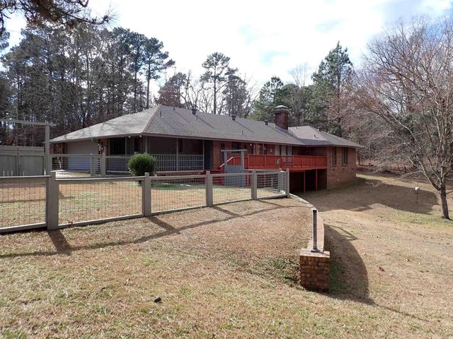 1414 Country Club Road, Arkadelphia, AR 71923
