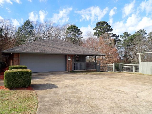 1414 Country Club Road, Arkadelphia, AR 71923
