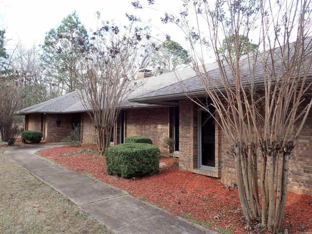 1414 Country Club Road, Arkadelphia, AR 71923