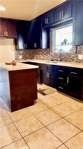 1046 W 123rd Street, County - Los Angeles, CA 90044