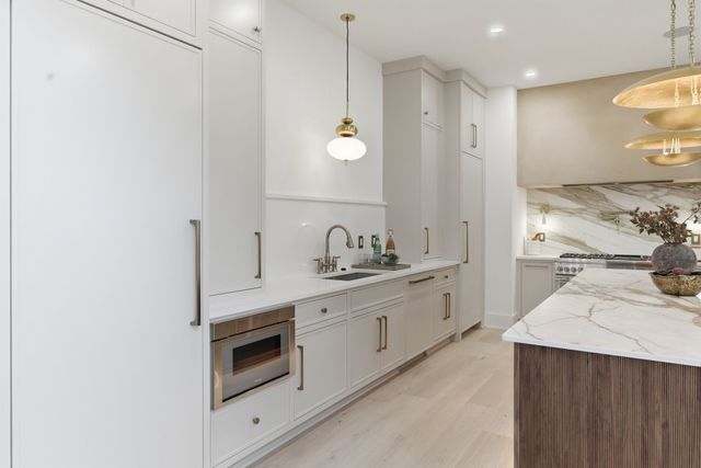 6807 Pennywell Dr, Nashville, TN 37205