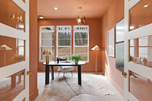 6807 Pennywell Dr, Nashville, TN 37205