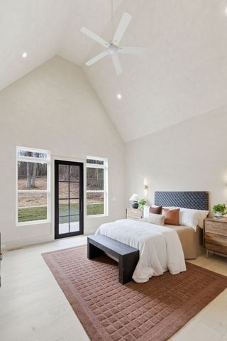 6807 Pennywell Dr, Nashville, TN 37205