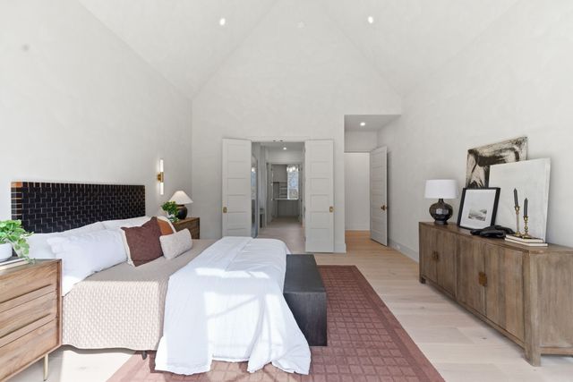 6807 Pennywell Dr, Nashville, TN 37205