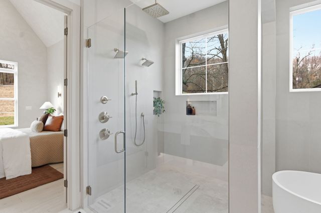 6807 Pennywell Dr, Nashville, TN 37205