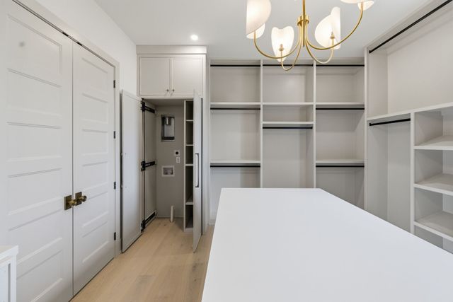 6807 Pennywell Dr, Nashville, TN 37205