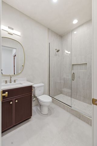 6807 Pennywell Dr, Nashville, TN 37205