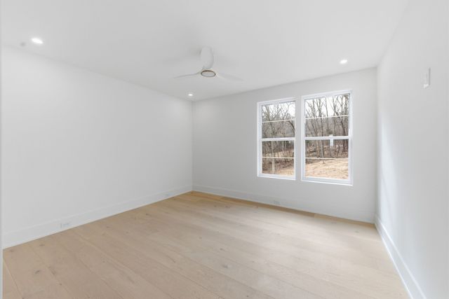 6807 Pennywell Dr, Nashville, TN 37205