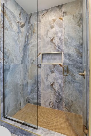 6807 Pennywell Dr, Nashville, TN 37205