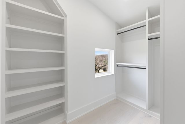 6807 Pennywell Dr, Nashville, TN 37205