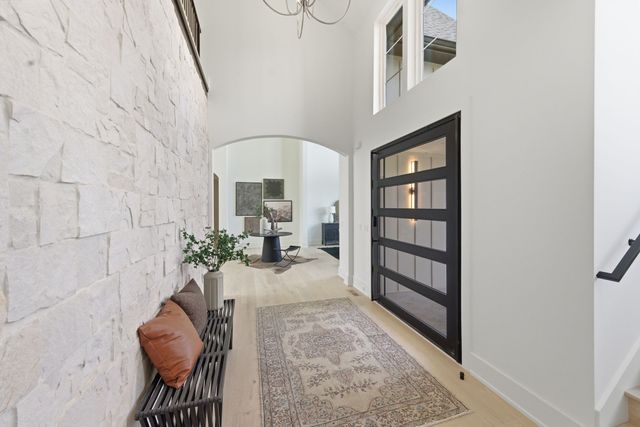 6807 Pennywell Dr, Nashville, TN 37205