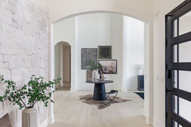 6807 Pennywell Dr, Nashville, TN 37205