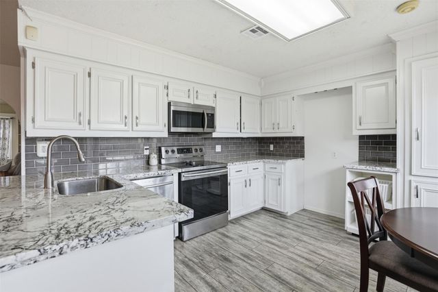 308 Moody Avenue, League City, TX 77573