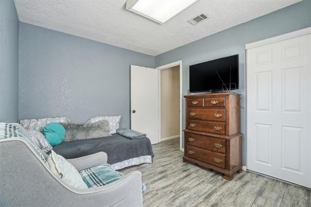 308 Moody Avenue, League City, TX 77573