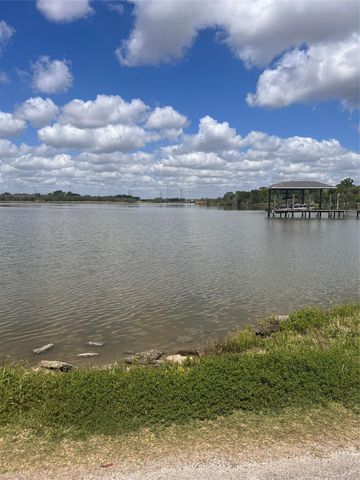 308 Moody Avenue, League City, TX 77573