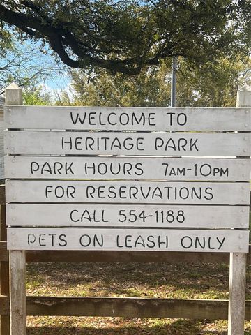 308 Moody Avenue, League City, TX 77573