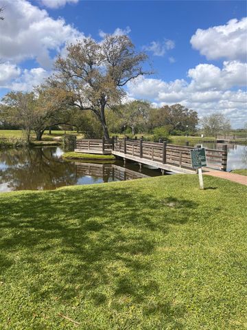 308 Moody Avenue, League City, TX 77573