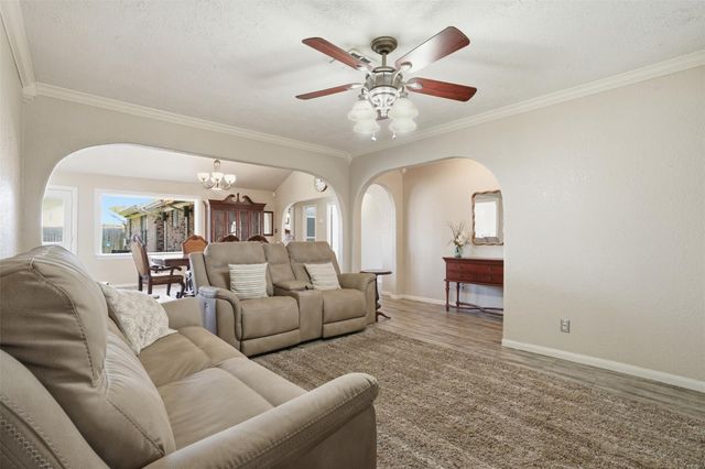 308 Moody Avenue, League City, TX 77573