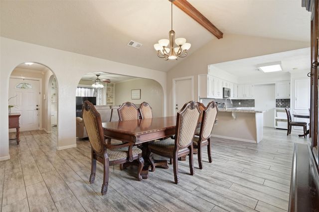 308 Moody Avenue, League City, TX 77573