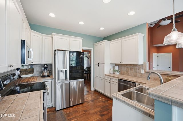 24327 Eagle Site Drive, Abingdon, VA 24211