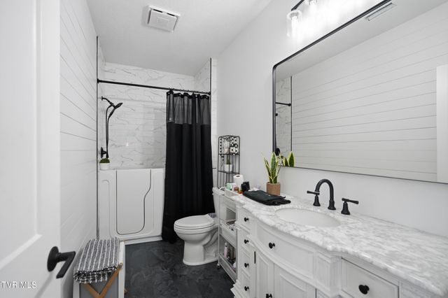 24327 Eagle Site Drive, Abingdon, VA 24211