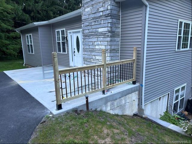 198 Pleasant Ridge Road, Poughquag, NY 12570