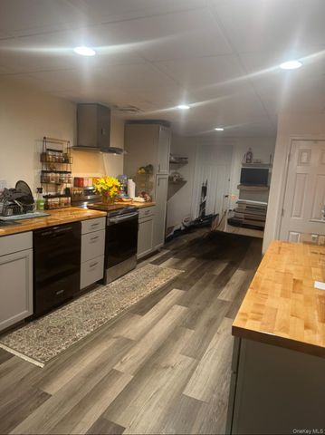 198 Pleasant Ridge Road, Poughquag, NY 12570