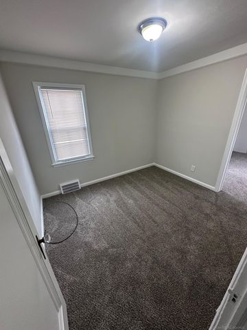 22046 Cushing Avenue, Eastpointe, MI 48021