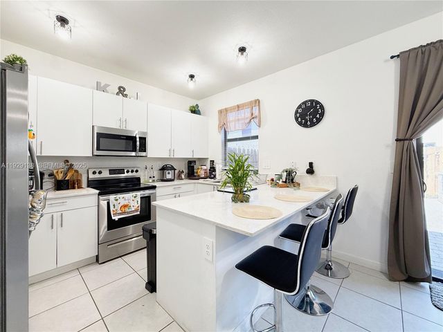 11871 SW 247 TERR, Homestead, FL 33032