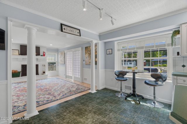 10 Courtney Way, Red Bank, NJ 07701