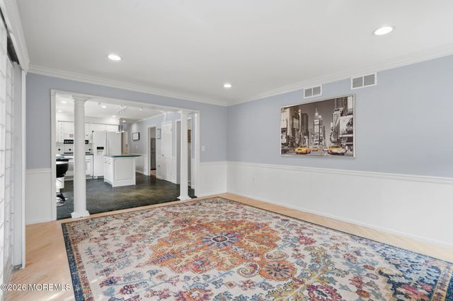 10 Courtney Way, Red Bank, NJ 07701