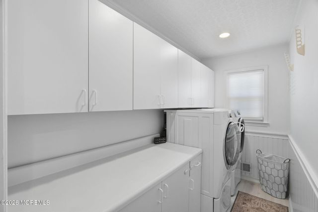 10 Courtney Way, Red Bank, NJ 07701