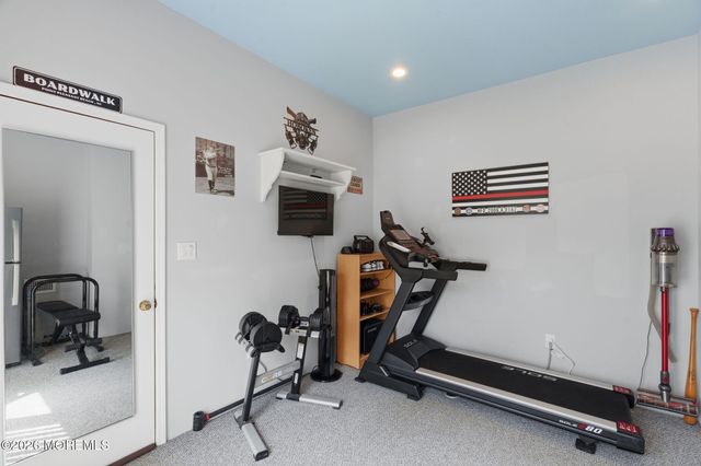 10 Courtney Way, Red Bank, NJ 07701