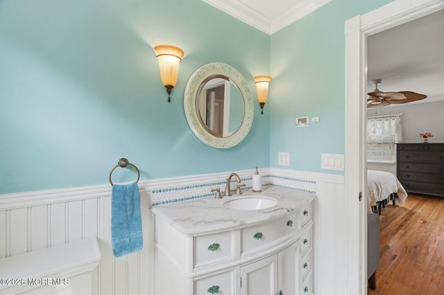 10 Courtney Way, Red Bank, NJ 07701