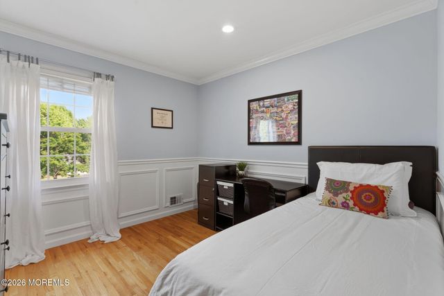 10 Courtney Way, Red Bank, NJ 07701