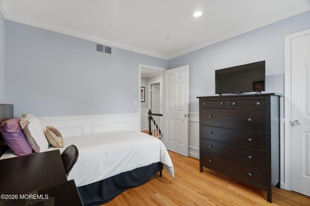 10 Courtney Way, Red Bank, NJ 07701