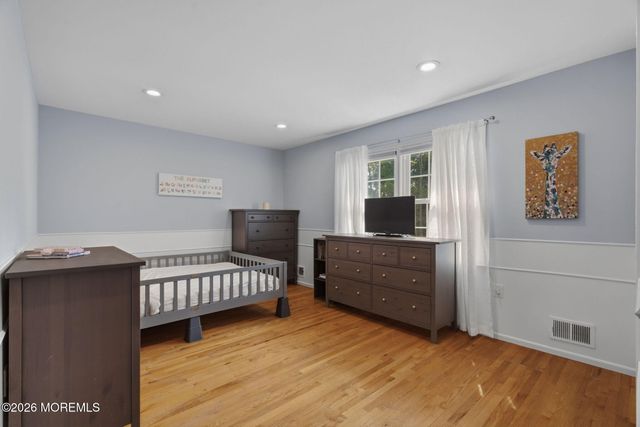 10 Courtney Way, Red Bank, NJ 07701