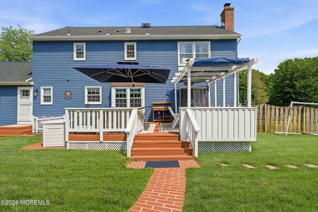 10 Courtney Way, Red Bank, NJ 07701