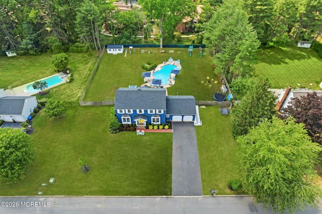 10 Courtney Way, Red Bank, NJ 07701