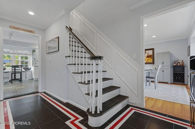 10 Courtney Way, Red Bank, NJ 07701