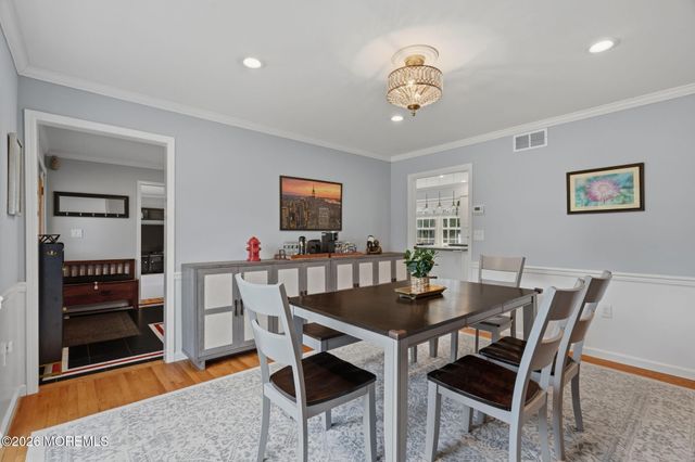 10 Courtney Way, Red Bank, NJ 07701