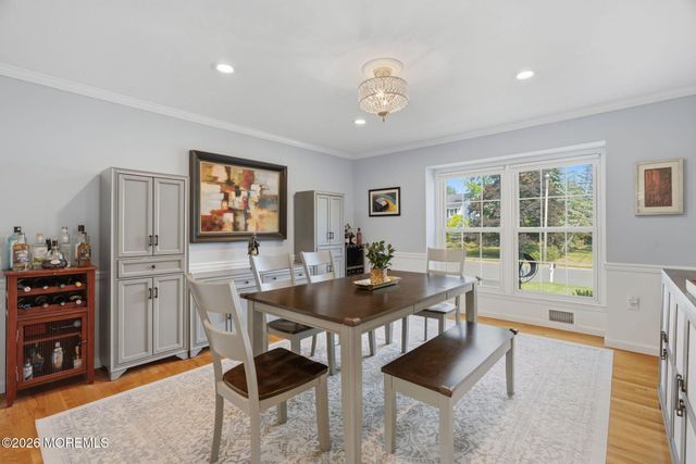 10 Courtney Way, Red Bank, NJ 07701