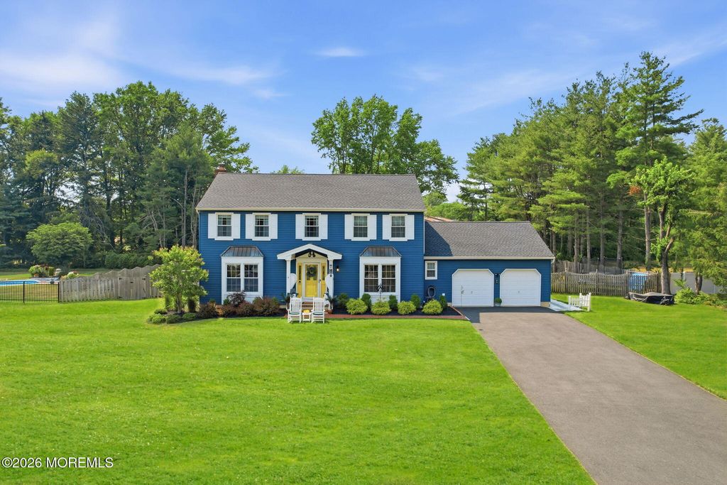 10 Courtney Way, Red Bank, NJ 07701