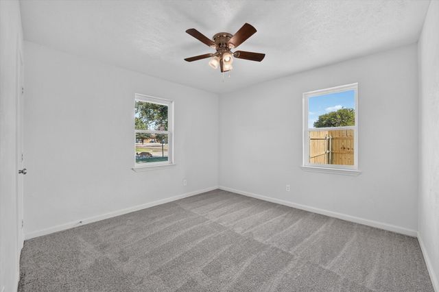 900 S 3rd Street, Sanger, TX 76266