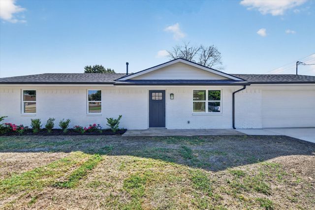 900 S 3rd Street, Sanger, TX 76266