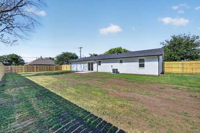 900 S 3rd Street, Sanger, TX 76266