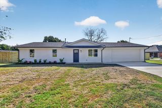 900 S 3rd Street, Sanger, TX 76266